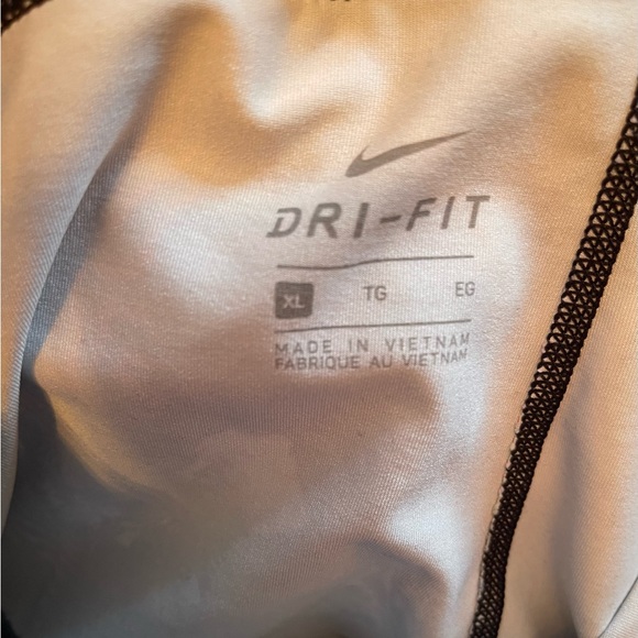 💜Nike Pro  Tight Fit Coral Print Training Capri Crop Leggings, Size XL - Picture 3 of 4